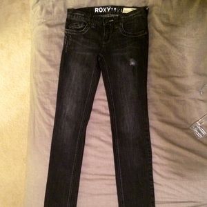 Black Distressed Roxy Jeans Size 0-Skinny Fit